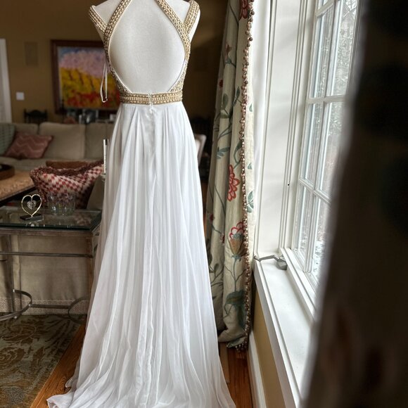 Mac Duggal - Beaded Cutout Bodice Chiffon - Gold & White Gown - NWT - Size 2 - Picture 4 of 13